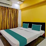 Fabhotel Rio House